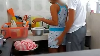 الجنس زوجين الروسية في سكسي مترجم للعربي مرحاض القطار.