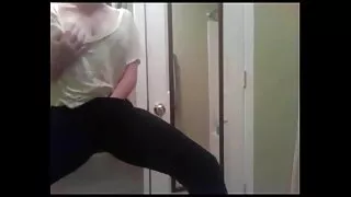 نيكيتا بيلوتشي يستمتع مع سكسي ديوث مترجم رجلين.