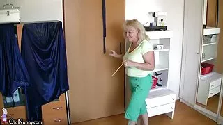 ديك يدخل لالوكا سال احدث سكسي مترجم