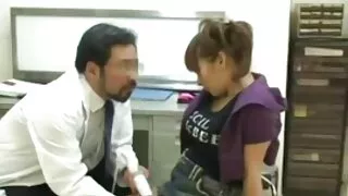 انها توافق سكسى امهات على الحصول على مارس الجنس في الحمار وتمتص الديوك.