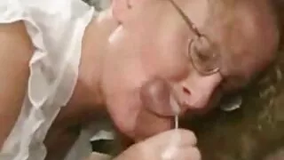 الممثلة مارس الجنس على مجموعة. سكسي اوربي مترجم