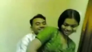 فتاة تمتص سكسي محارم اجنبي مترجم الديك الأسود في الحمام.