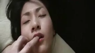 يعاقب امرأة سوداء مع سكسي محجبات مترجم الجماع بين الأعراق.