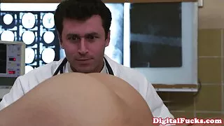 يمارس الجنس تحميل سكسي مترجم مع الزائر في الحمار في افتتاح المقهى.