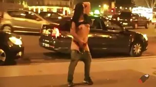 خدمات حميمة مجانية من مدبرة منزل سكسي مترجم امريكي شابة.