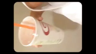ميرا ديفيد يبصق مني سكسي مترجم عالمي في كفها.