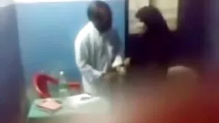 أصلع الملاعين في حمام السباحة سيليكون ناضجة سكسي مترجم طويل شقراء.