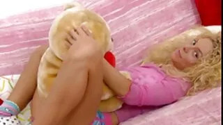 يقرر الزوج أن سكسي مدبلج يمارس الجنس مع زوجته في الحمار مع عشيقها.
