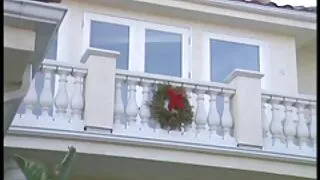 يجمع طبيب الأسنان سكسي مترجم اخوات بين العمل والأفراح الجنسية مع المساعد.