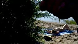 شقراء براقة سكسي فلم مترجم تغش على زوجها مع رجل أسود.