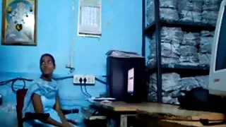 يقدم راؤول كوستا صديقته مترجم سكسي الجنس المكثف بدلا من استمناء.
