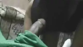 الفراخ تبول سكسي جنبي مترجم بعضها البعض في الفم.